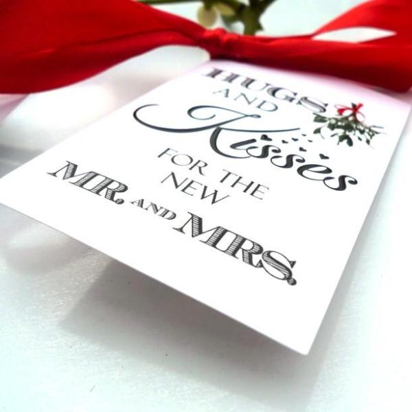 Bubble Packed Mistletoe Favours